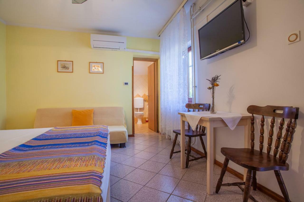 Rooms Ester Cres Extérieur photo