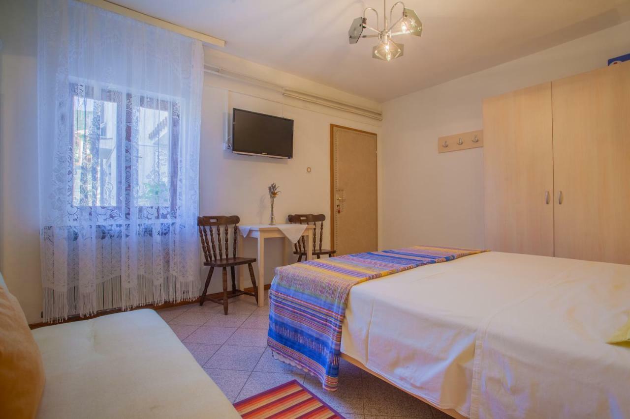 Rooms Ester Cres Extérieur photo